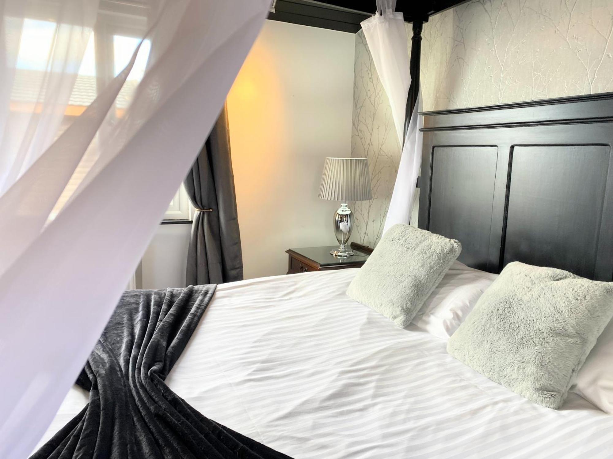 Villa Ochil 9 With Private Hot Tub - Fife - Loch Leven - Lomond Hills - Pet Friendly à Kelty Extérieur photo