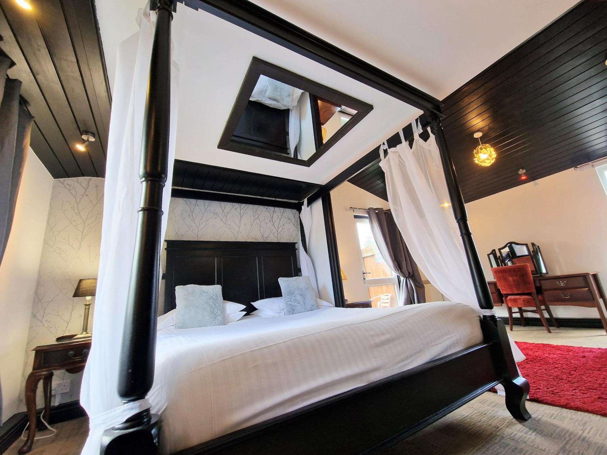 Villa Ochil 9 With Private Hot Tub - Fife - Loch Leven - Lomond Hills - Pet Friendly à Kelty Extérieur photo