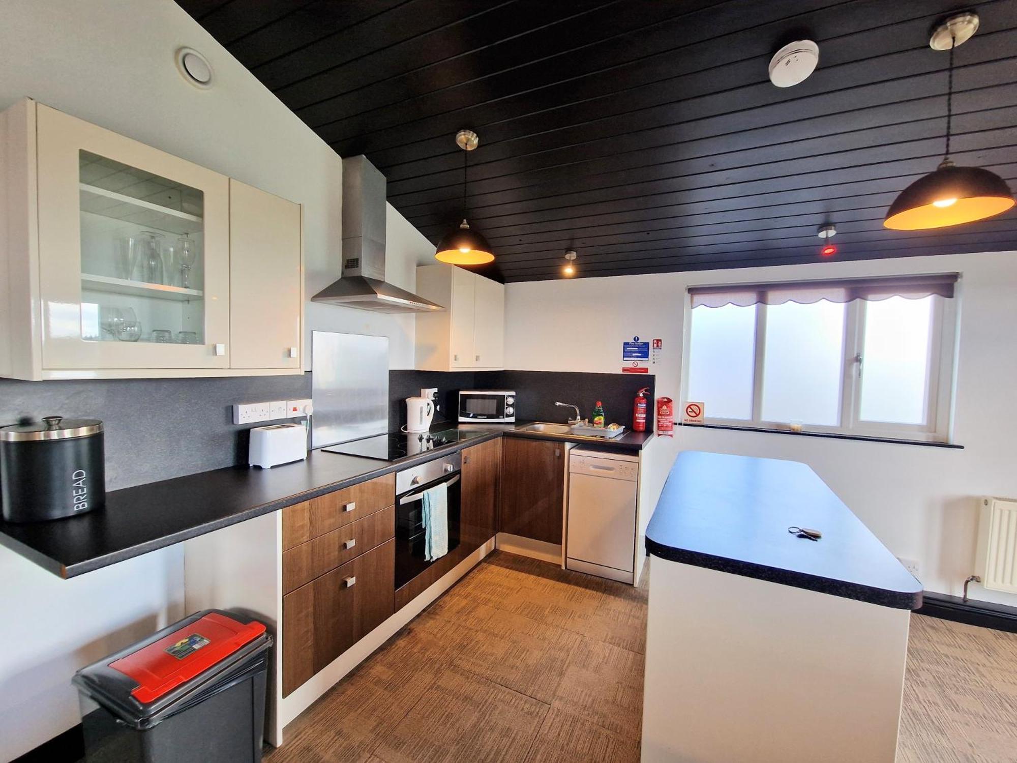 Villa Ochil 9 With Private Hot Tub - Fife - Loch Leven - Lomond Hills - Pet Friendly à Kelty Extérieur photo